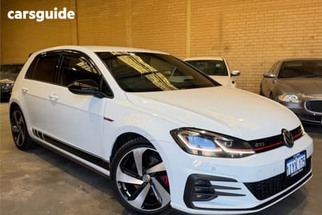 White 2017 Volkswagen Golf Hatchback Gti