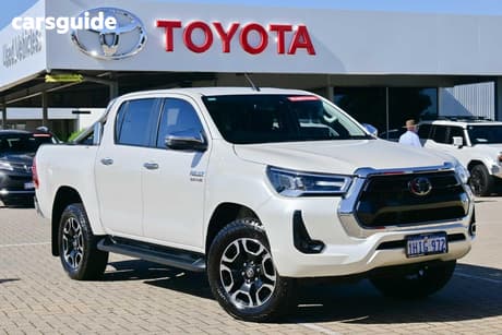 White 2021 Toyota Hilux Double Cab Pick Up Sr5 (4X4)