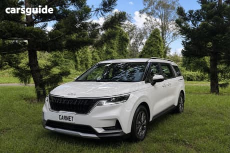 White 2022 Kia Carnival Wagon S