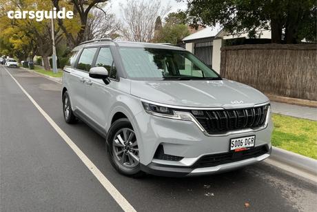 Silver 2022 Kia Carnival Wagon S