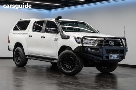 White 2022 Toyota Hilux Double Cab Pick Up Sr (4X4)