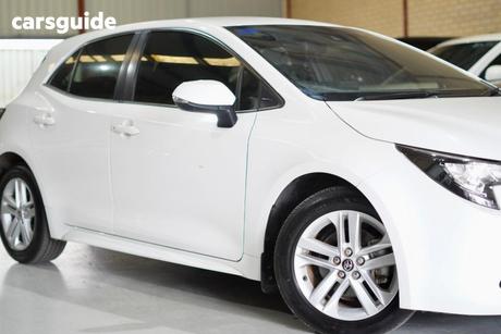 White 2018 Toyota Corolla Hatchback Ascent Sport