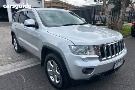 Silver 2013 Jeep Grand Cherokee Wagon Laredo (4X4)