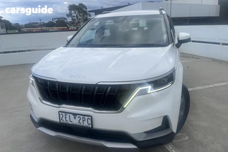 White 2023 Kia Carnival Wagon S