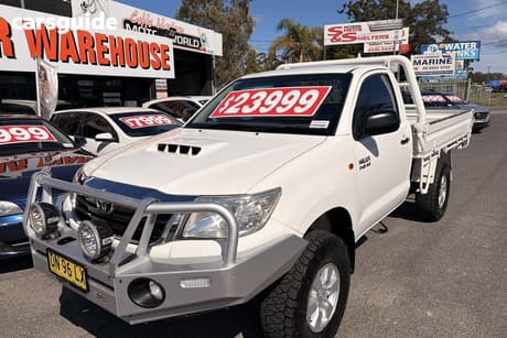 White 2013 Toyota Hilux Cab Chassis Sr (4X4)