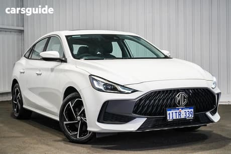 White 2025 MG MG5 Sedan Essence