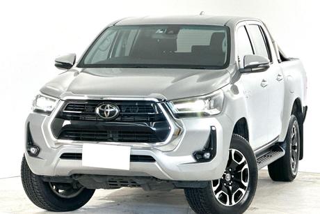 Silver 2022 Toyota Hilux Double Cab Pick Up Sr5 (4X4)