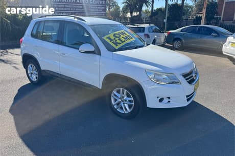 White 2010 Volkswagen Tiguan Wagon 103 Tdi