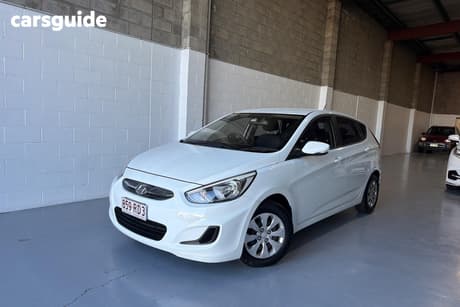 White 2016 Hyundai Accent Hatchback Active