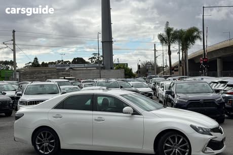 White 2017 Toyota Mark X Sedan 350RDS