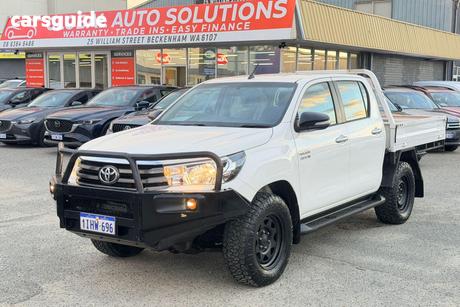 White 2017 Toyota Hilux Dual Cab Chassis Sr (4X4)