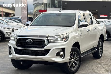 White 2019 Toyota Hilux Double Cab Pick Up Sr5 (4X4)