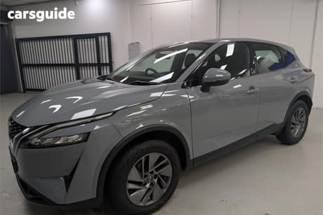 Grey 2023 Nissan Qashqai Wagon St