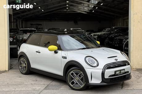 Silver 2022 Mini Cooper Hatchback Se Classic 3D Hatch