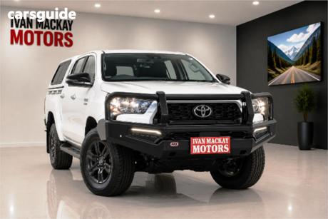 White 2025 Toyota Hilux Double Cab Pick Up Sr 48V (4X4)