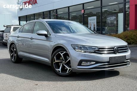 Silver 2023 Volkswagen Passat Sedan 140Tsi Business