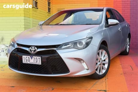 Silver 2015 Toyota Camry Sedan Atara S