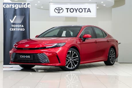 Red 2025 Toyota Camry Sedan Sl Hybrid