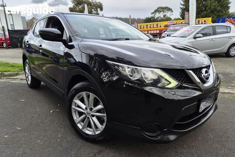 Black 2015 Nissan Qashqai Wagon St (4X2)