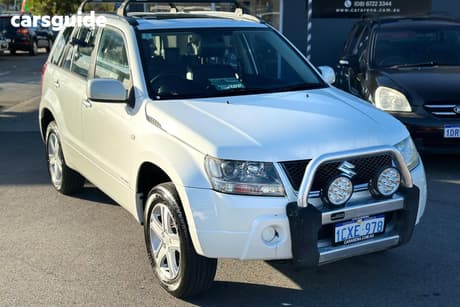 White 2008 Suzuki Grand Vitara Wagon Prestige Trekker