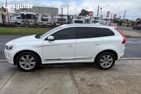 White 2016 Volvo XC60 Wagon D4 Luxury