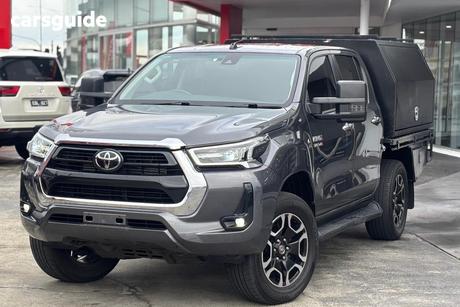 Grey 2020 Toyota Hilux Double Cab Chassis Sr5 (4X4)