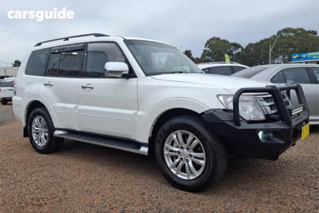 White 2017 Mitsubishi Pajero Wagon Glx Lwb (4X4)