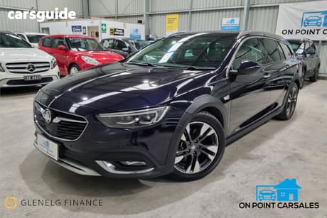 Blue 2017 Holden Calais Liftback V