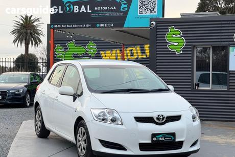 White 2008 Toyota Corolla Hatchback Ascent