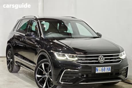Black 2022 Volkswagen Tiguan Wagon 162Tsi R-Line