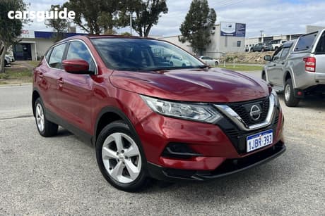 Red 2020 Nissan Qashqai Wagon St