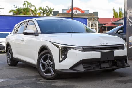 White 2025 Kia K4 Sedan S