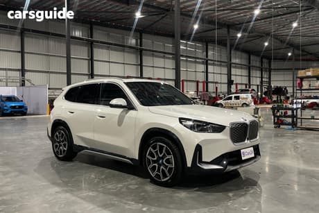White 2024 BMW IX1 Wagon Edrive20 Xline