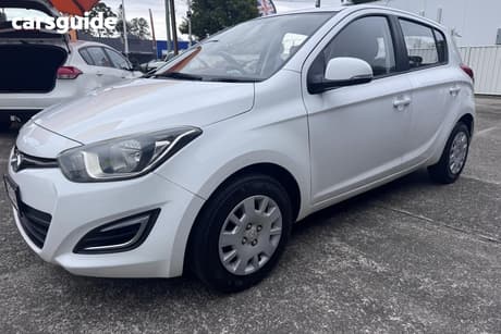 White 2015 Hyundai I20 Hatchback Active