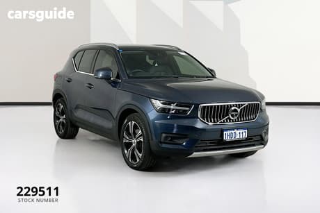 Blue 2020 Volvo XC40 Wagon T4 Inscription (Awd)