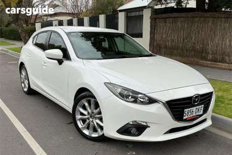 White 2016 Mazda 3 Hatchback Sp25
