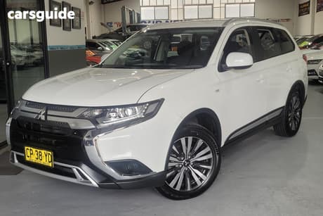 White 2019 Mitsubishi Outlander Wagon Es 7 Seat (2Wd)