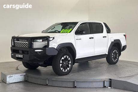 White 2025 Toyota Hilux Double Cab Pick Up Sr5 (4X4)