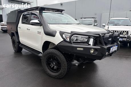 White 2019 Toyota Hilux Double Cab Pick Up Sr5 (4X4)