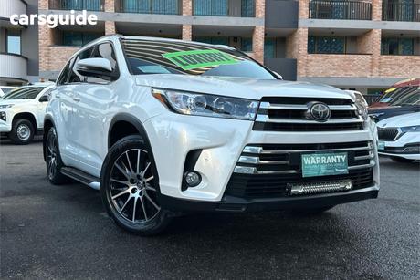 White 2017 Toyota Kluger Wagon Grande (4X4)
