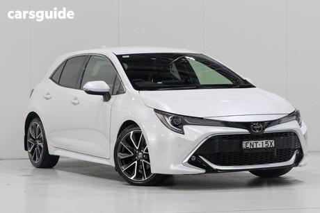 White 2021 Toyota Corolla Hatchback Zr