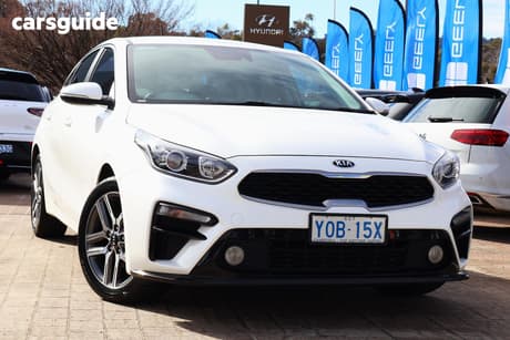 White 2019 Kia Cerato Sedan S