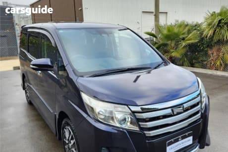 Purple 2016 Toyota Noah Commercial S I
