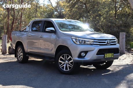Silver 2016 Toyota Hilux Dual Cab Utility Sr5 (4X4)