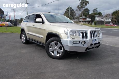 Gold 2011 Jeep Grand Cherokee Wagon Laredo (4X4)