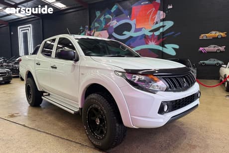 White 2017 Mitsubishi Triton Dual Cab Utility Glx (4X4)