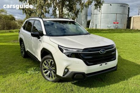 White 2025 Subaru Forester Wagon Hybrid Touring (Awd)