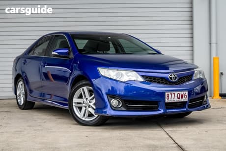 Blue 2013 Toyota Camry Sedan Atara R