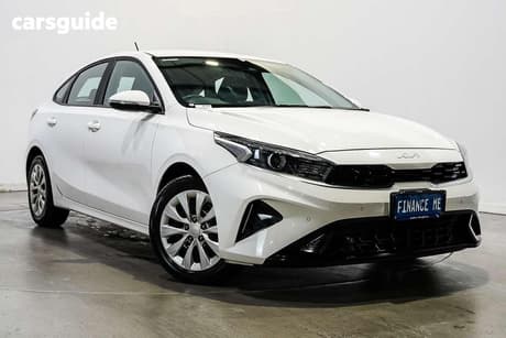 White 2024 Kia Cerato Hatchback S