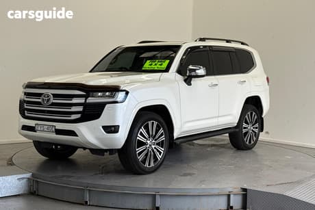 White 2023 Toyota Landcruiser Wagon Lc300 Sahara (4X4)
